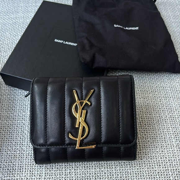 YSL Yves Saint Laurent black leather wallet - Picture 1 of 13
